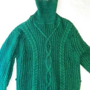 Cozy forest green turtleneck knit sweater🌲